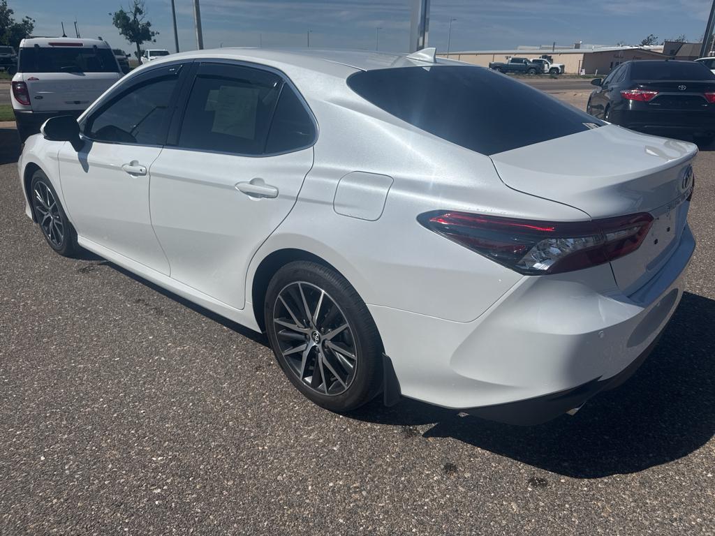 2023 Toyota Camry Hybrid XLE photo 7