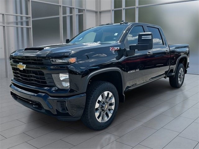 2025 Chevrolet Silverado 2500HD Custom's photo