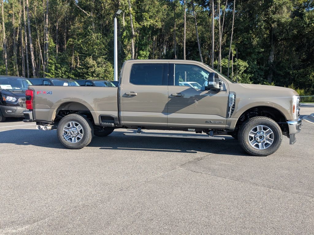 2026 Ford F-350 Lariat photo 3