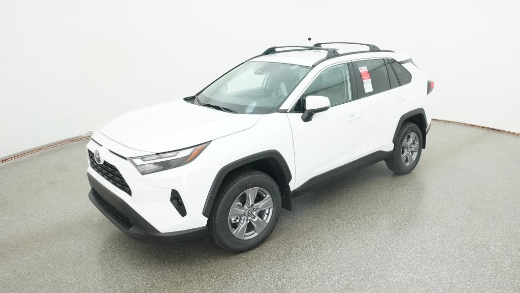 2025 Toyota RAV4 XLE's photo