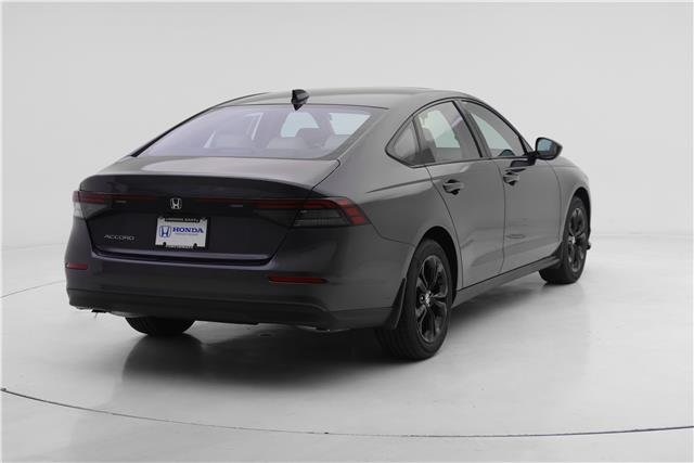 2025 Honda Accord SE photo 2