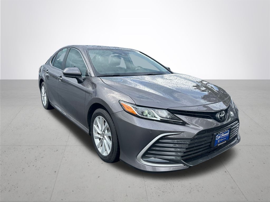 2023 Toyota Camry LE photo 4
