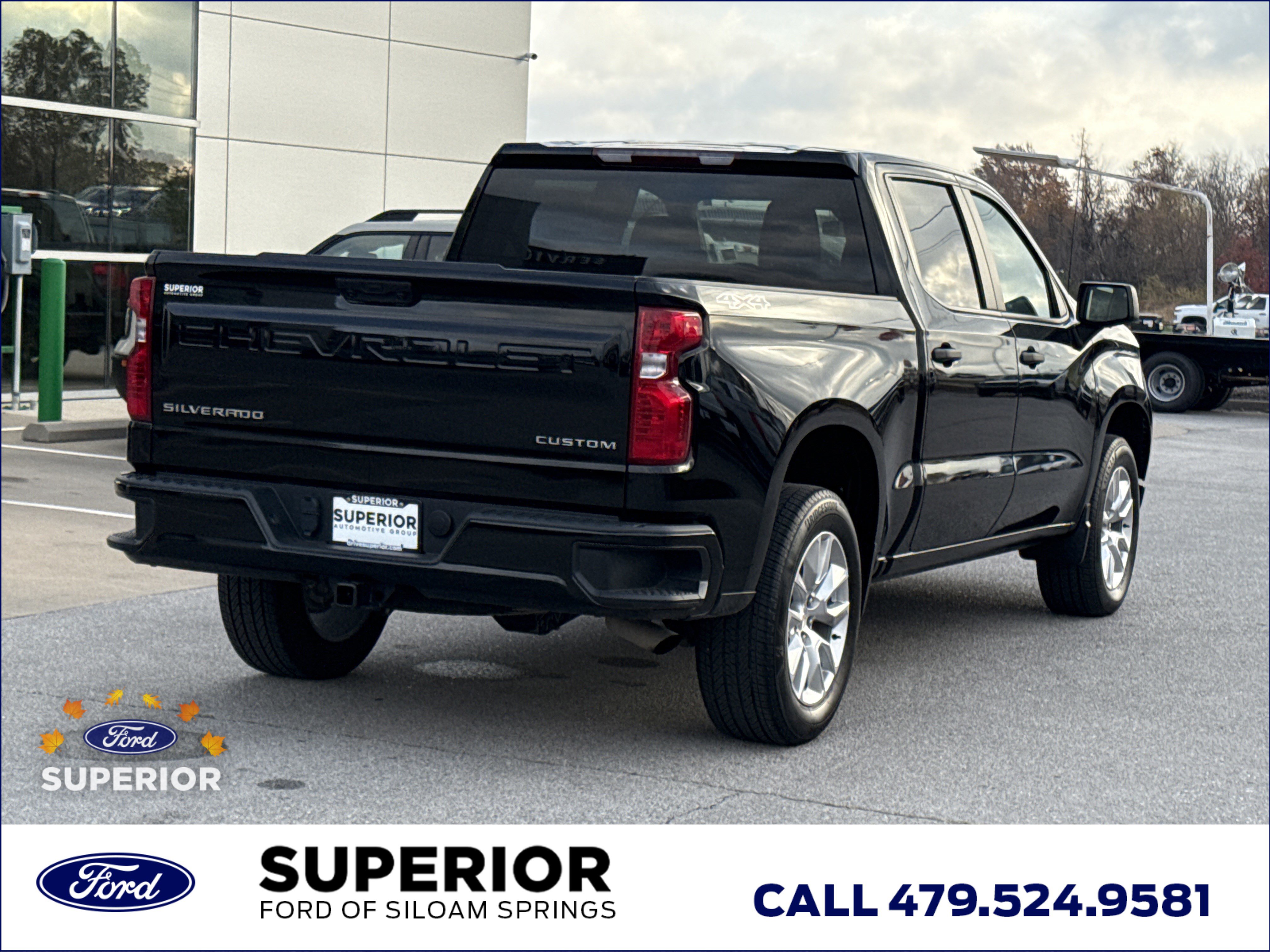 2024 Chevrolet Silverado 1500 Custom photo 2