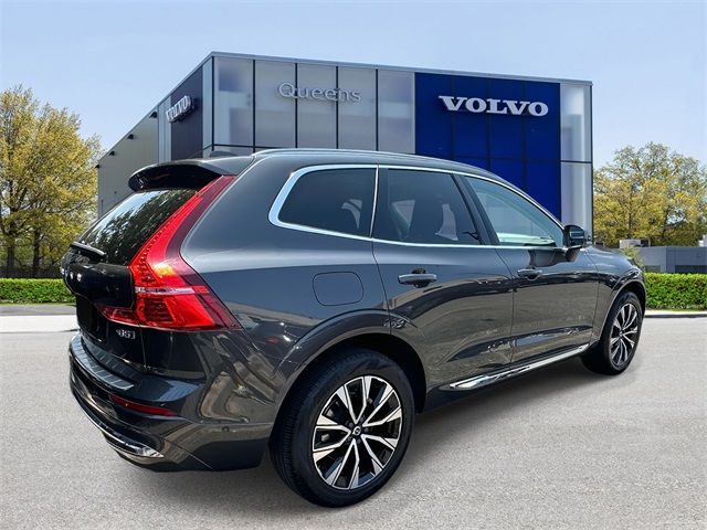 2023 Volvo XC60 B5 Plus photo 3