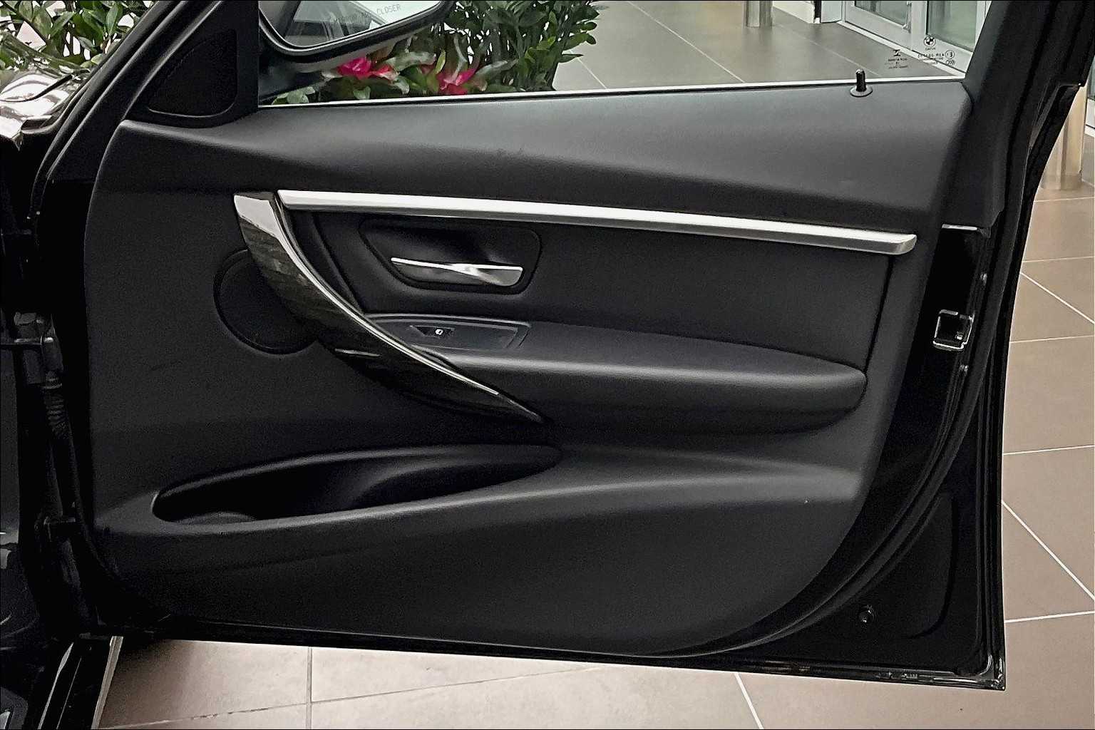 2017 Bmw 330e 3-Series photo 19