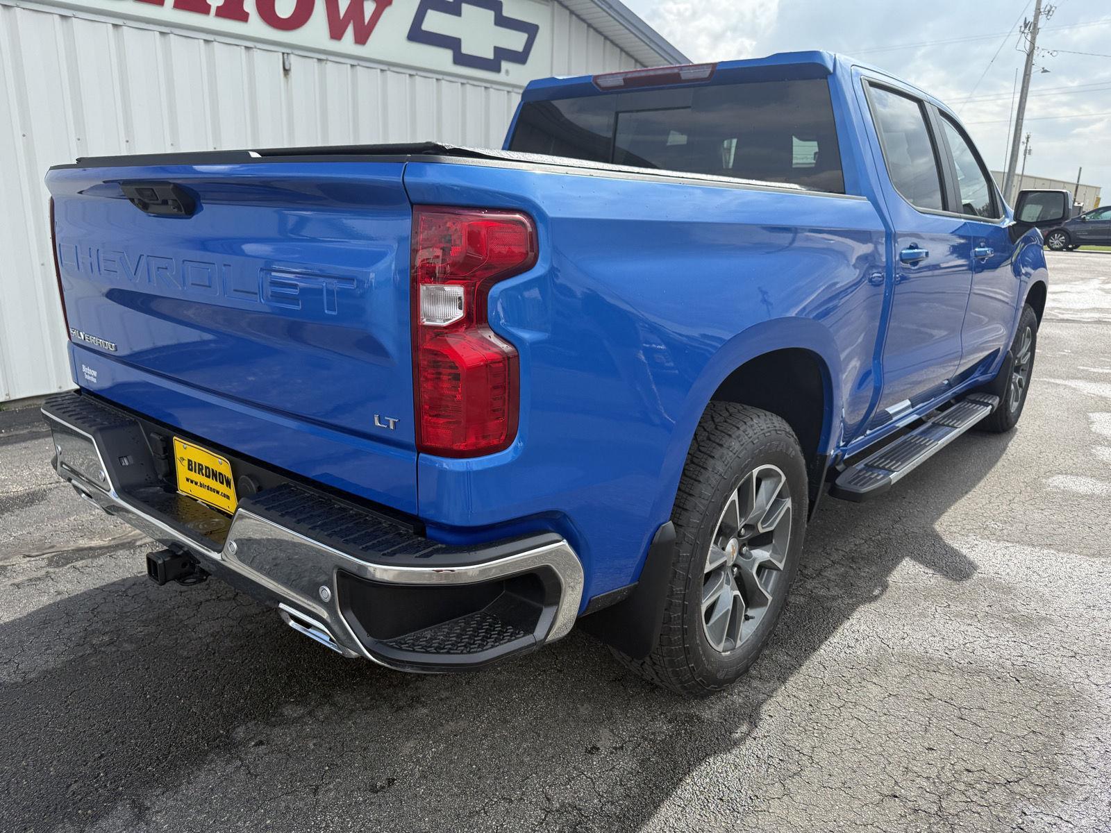 2025 Chevrolet Silverado 1500 LT photo 3