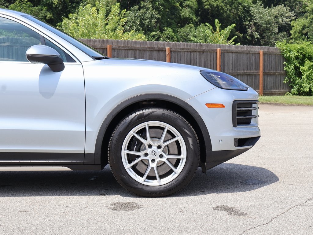 2024 Porsche Cayenne S photo 9