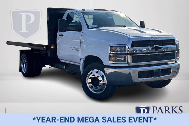 2024 Chevrolet Silverado 4500 Medium Duty Chassis Cab Work Truck's photo