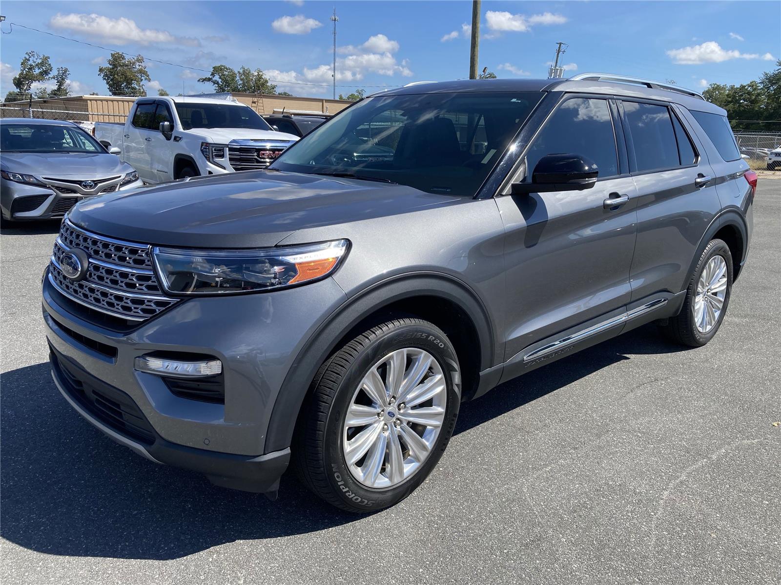2023 Ford Explorer Limited photo 2