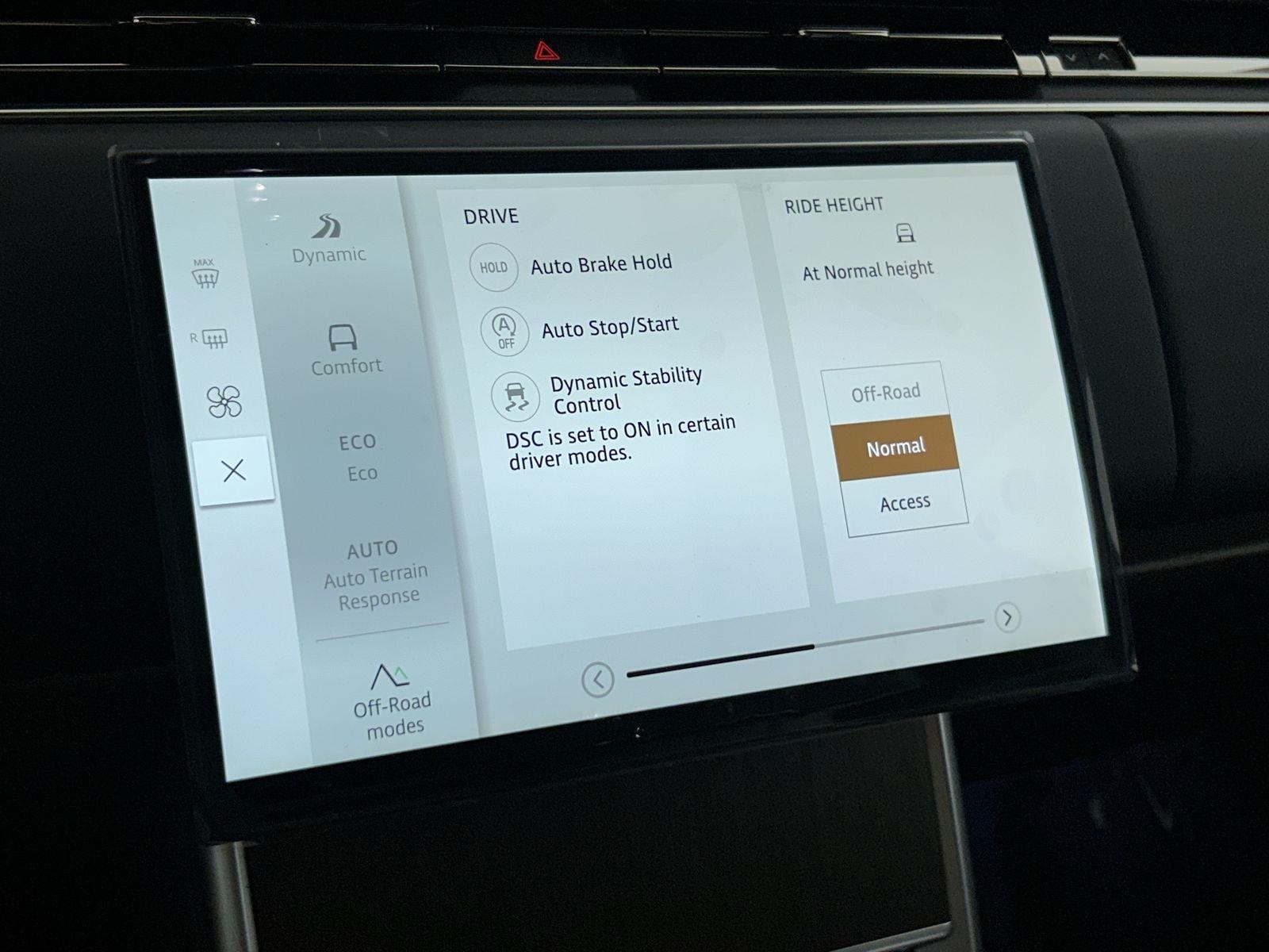 2025 Land Rover Range Rover SE photo 17