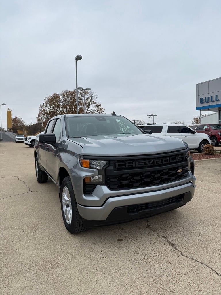 2026 Chevrolet Silverado 1500 Custom photo 2