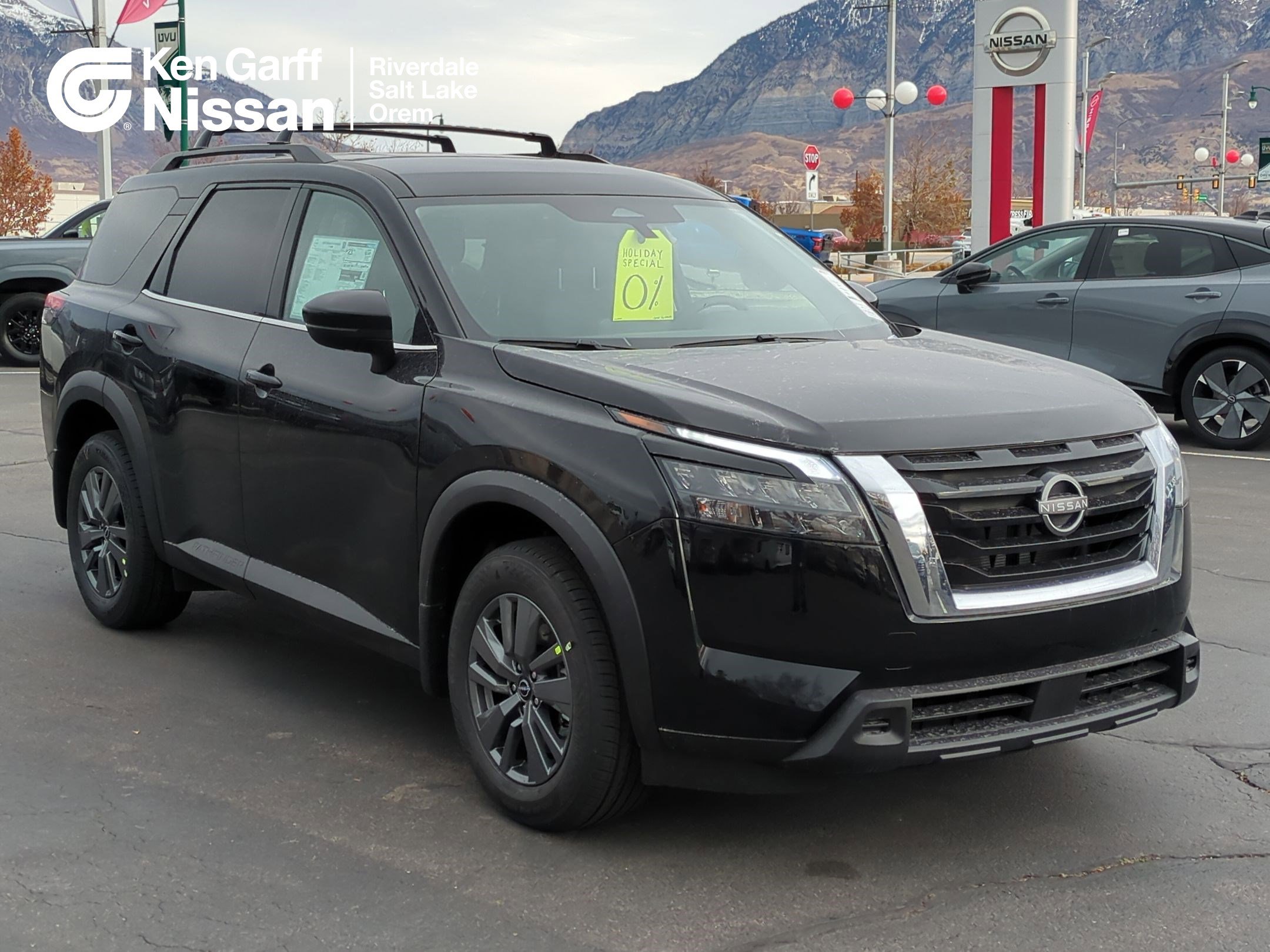 2025 Nissan Pathfinder SV's photo