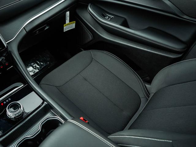 2025 Jeep Grand Cherokee Laredo photo 22