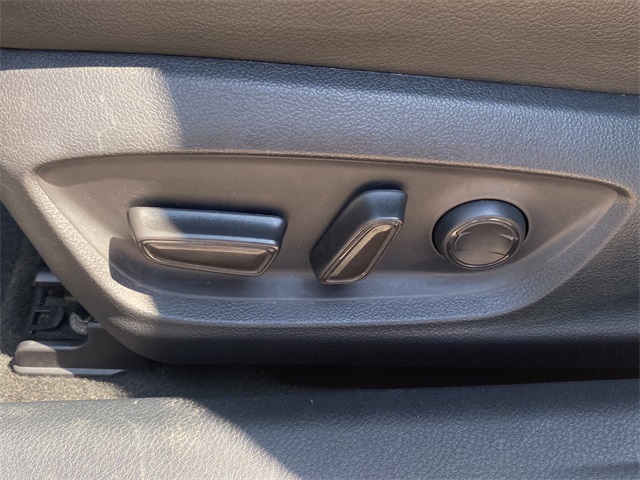 2022 Toyota Camry XSE photo 20