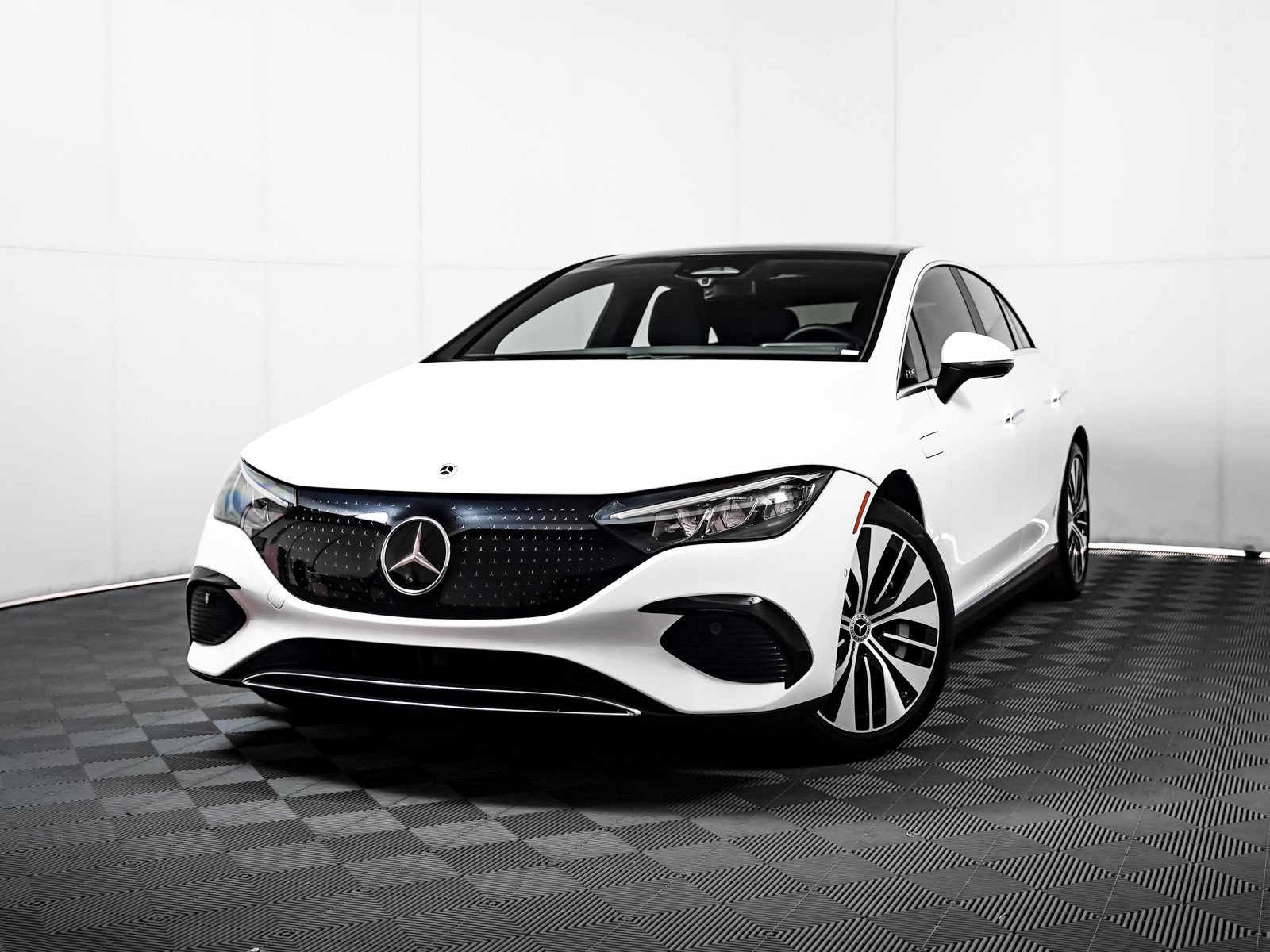 2024 Mercedes-Benz EQE Base's photo