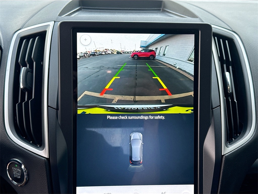 2022 Ford Edge SEL photo 13