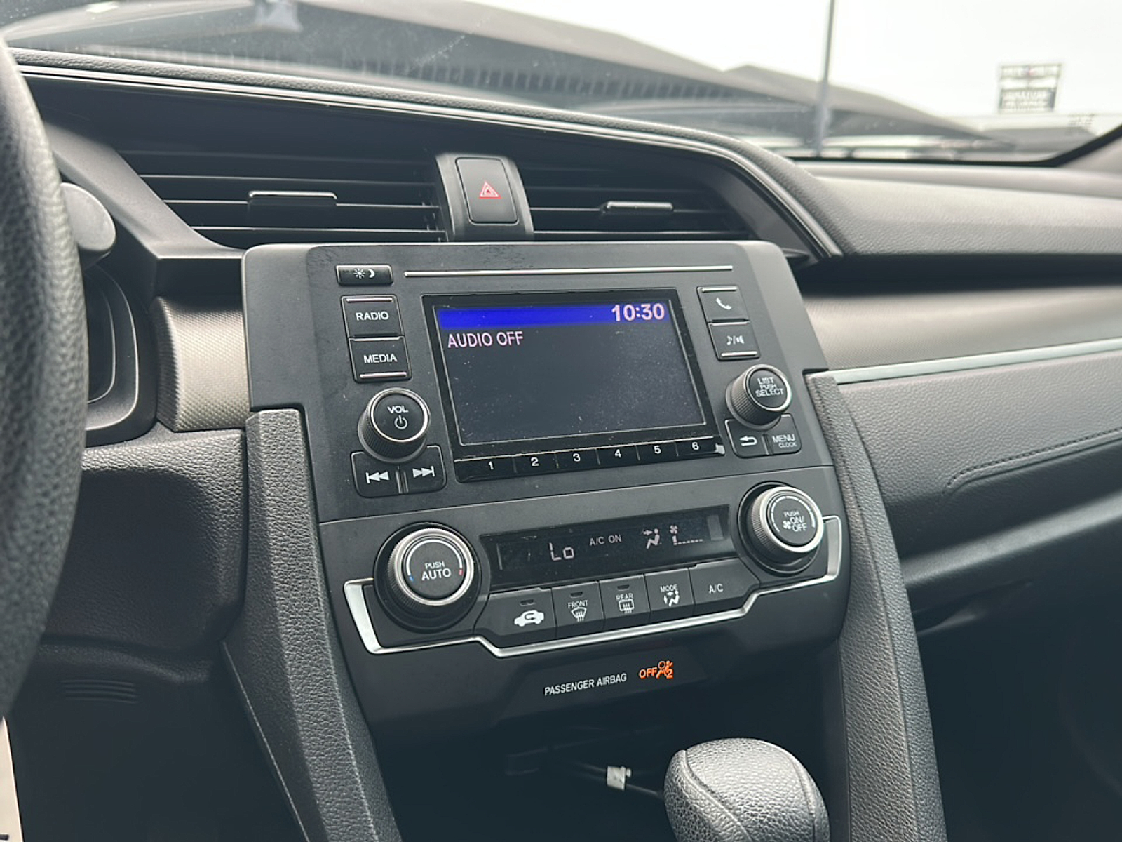 Used 2019 Lunar Silver Metallic Honda LX image 27