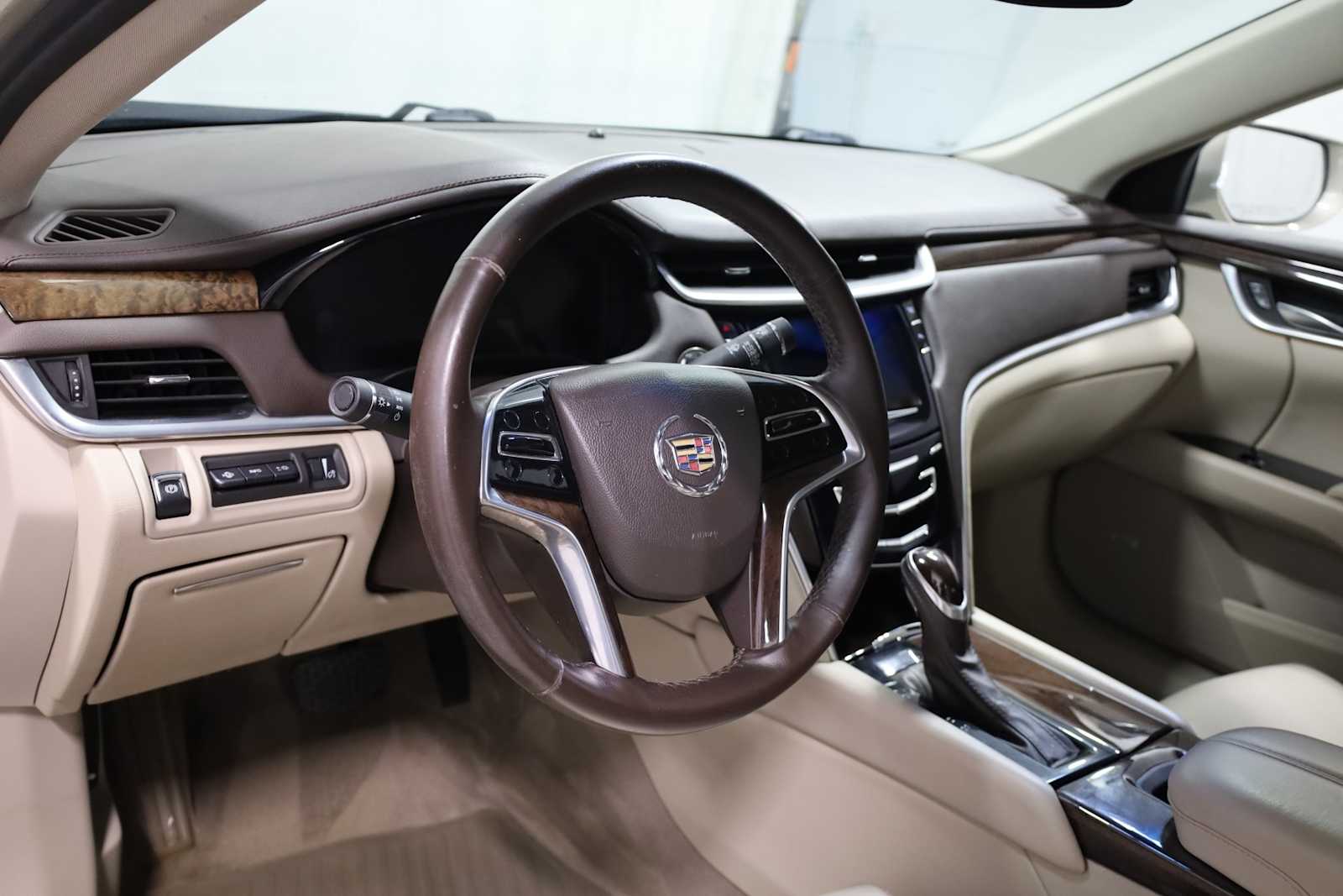 2013 Cadillac XTS Premium photo 4