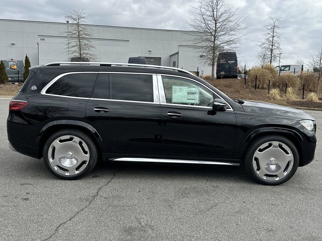 2025 Mercedes Benz GLS Maybach 600 4MATIC photo 9