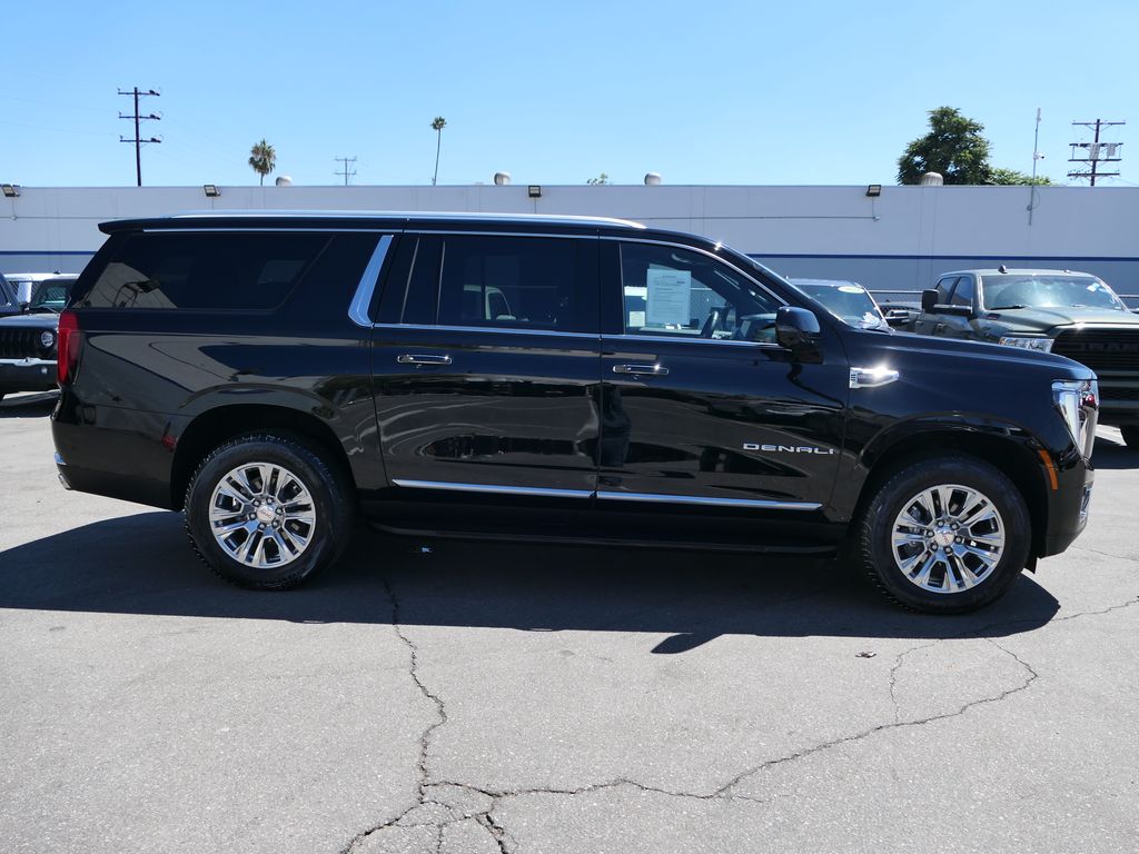 2025 Gmc Yukon XL Denali photo 2