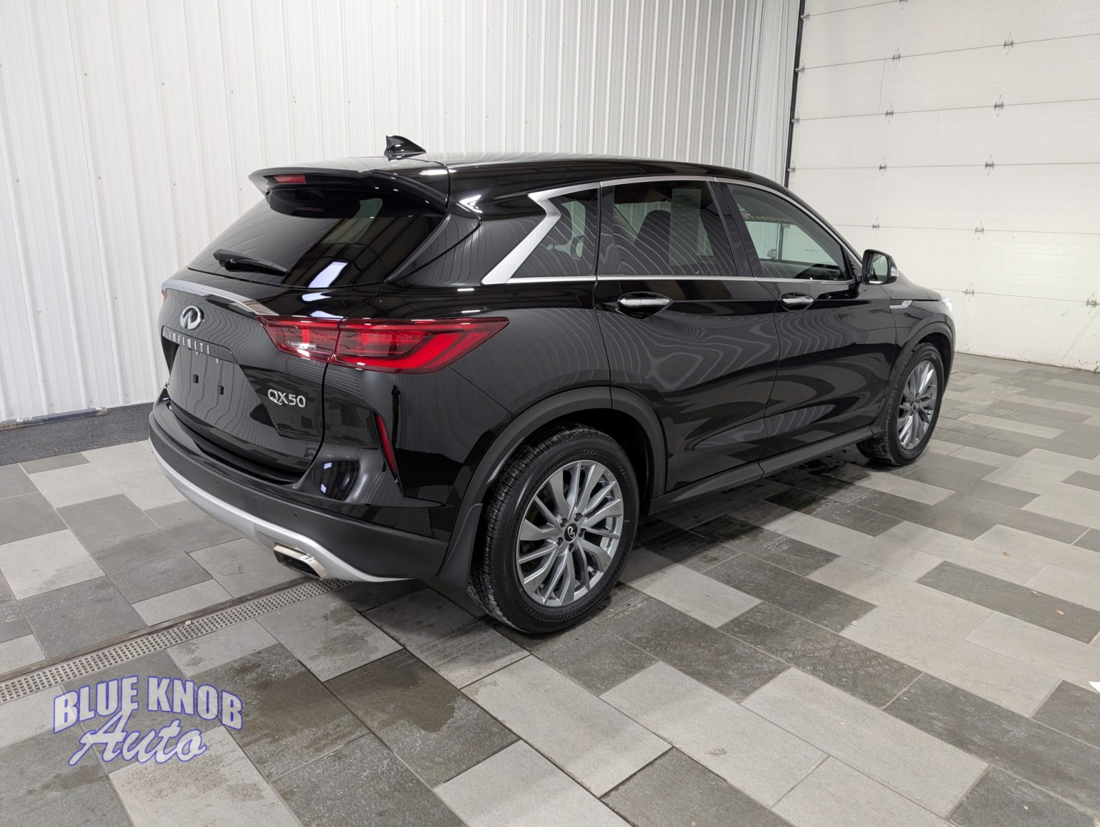 2024 Infiniti QX50 PURE photo 3