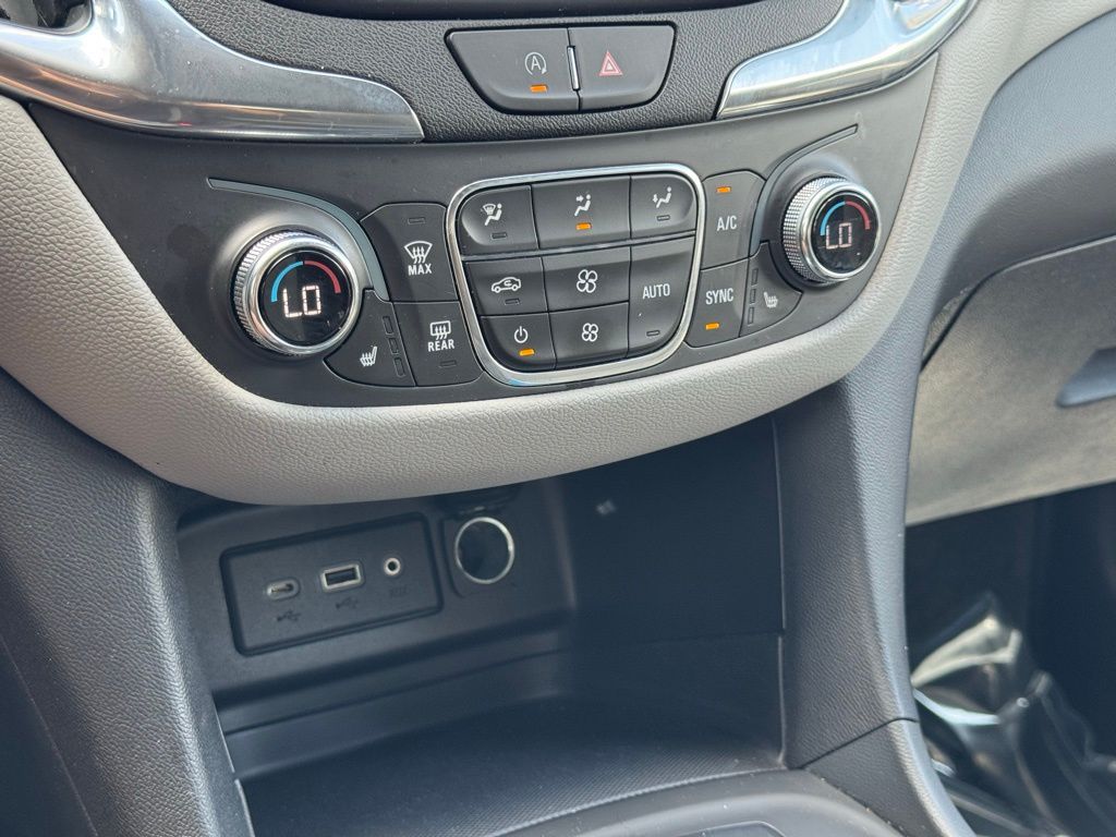 2024 Chevrolet Equinox LT photo 29