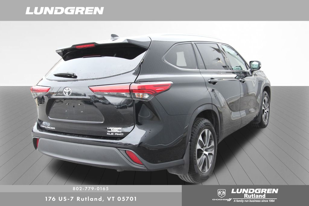2020 Toyota Highlander XLE photo 3