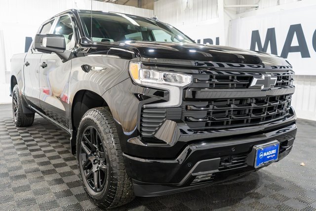 2026 Chevrolet Silverado 1500 RST photo 3