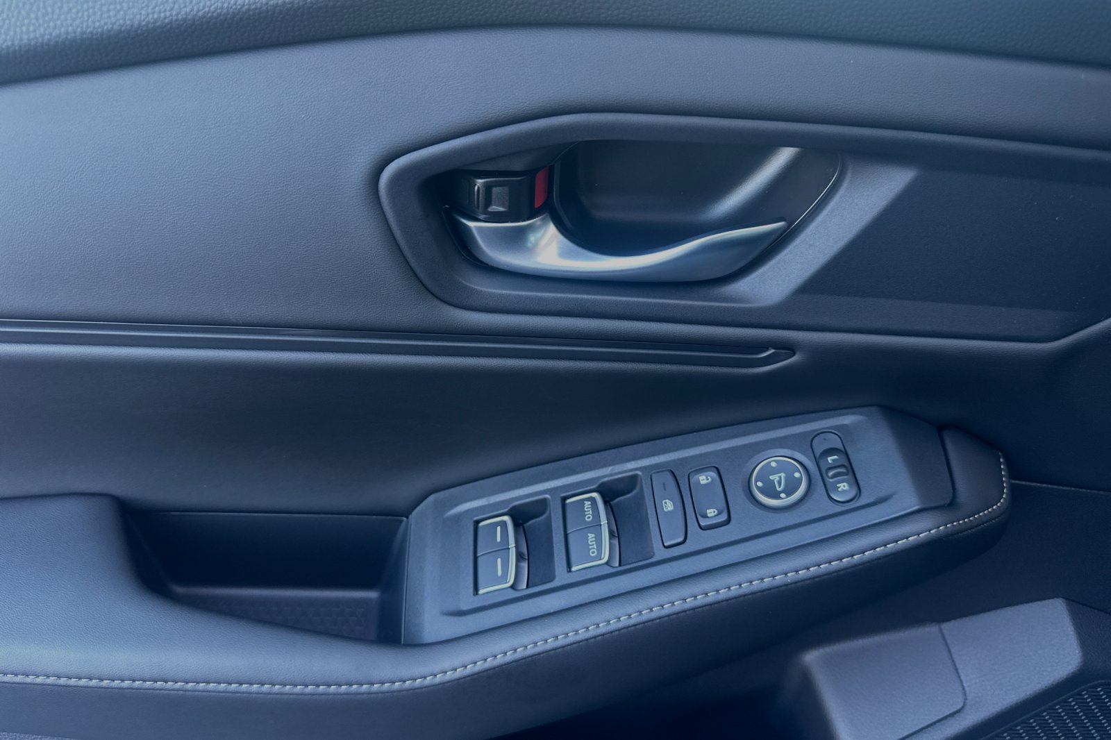 2025 Honda Accord Hybrid Sport photo 10