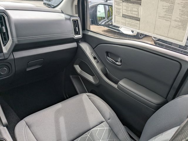 2025 Nissan Frontier SV photo 15