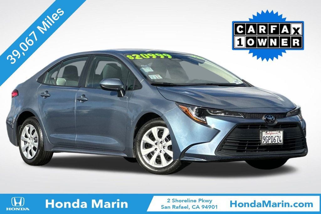 2023 Toyota Corolla LE's photo