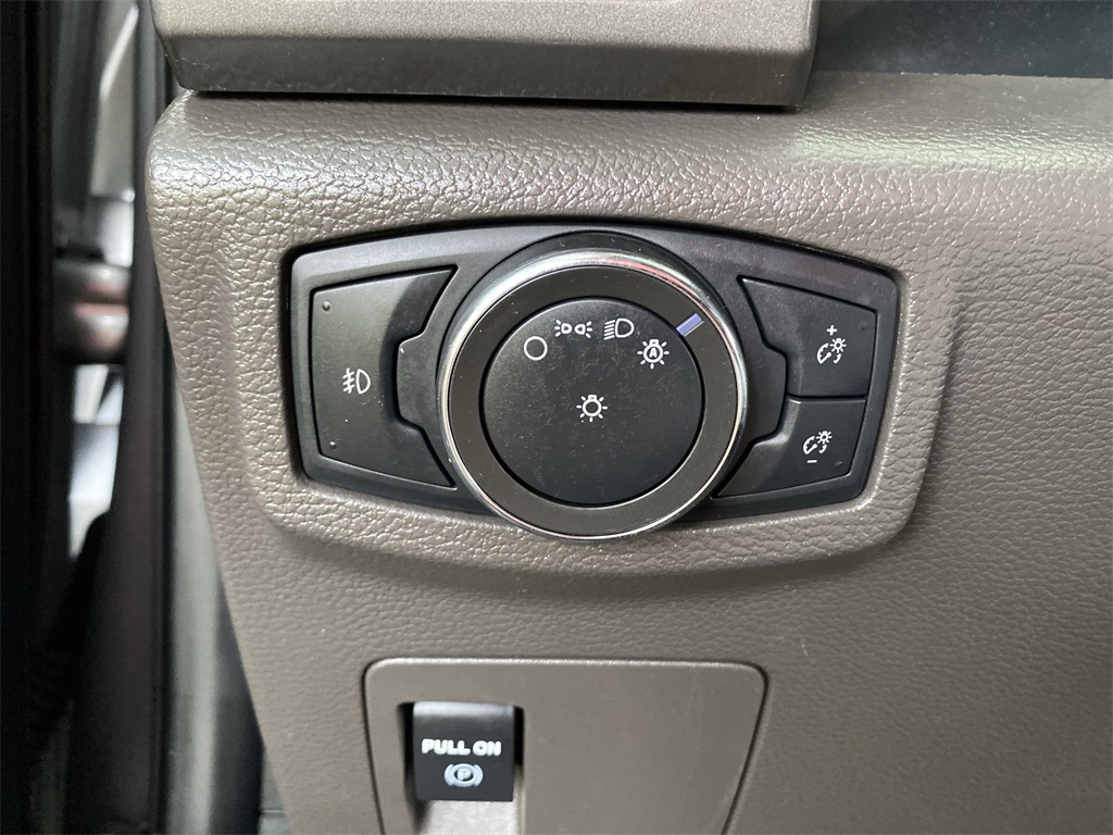 2021 Ford Expedition MAX XLT photo 16