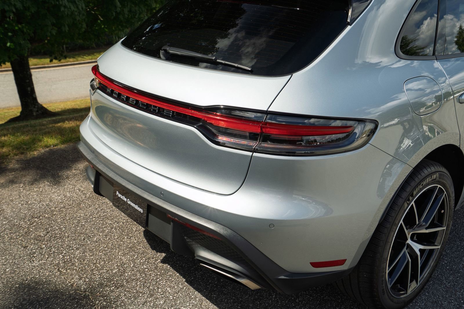 2023 Porsche Macan Base photo 13
