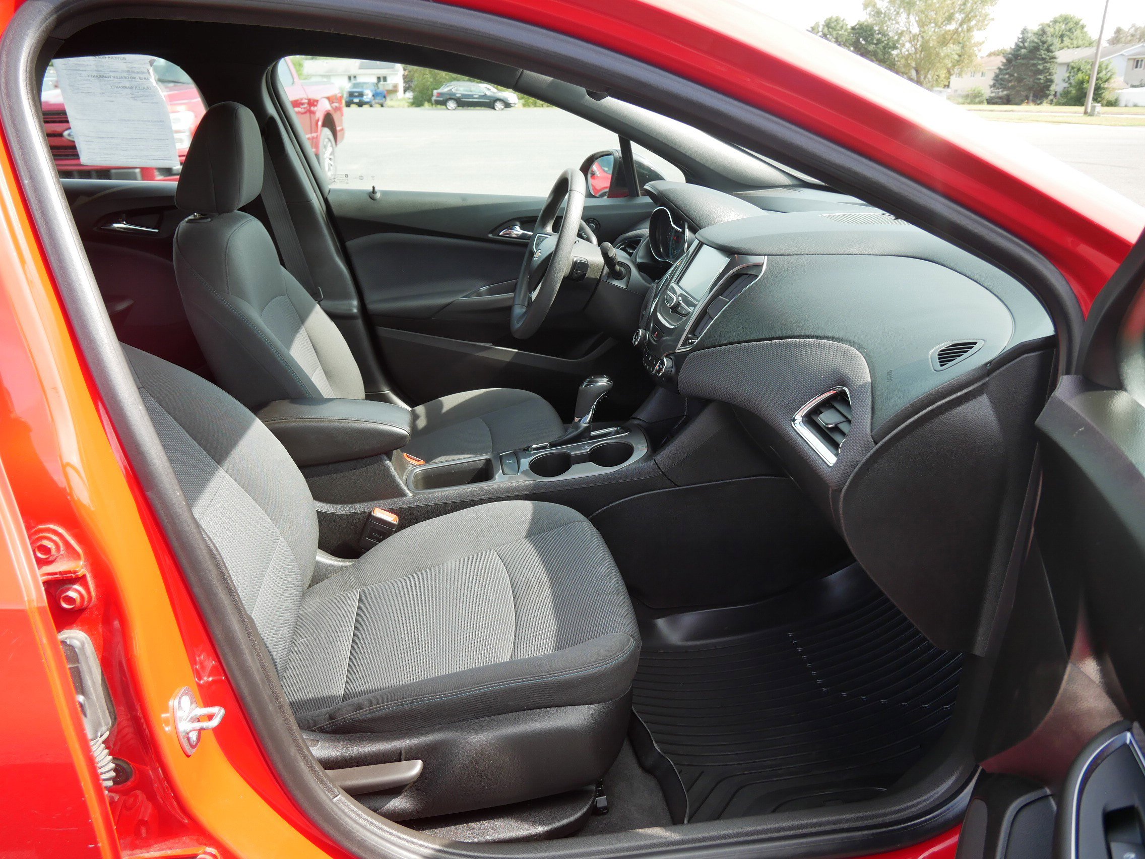 2018 Chevrolet Cruze LT photo 13