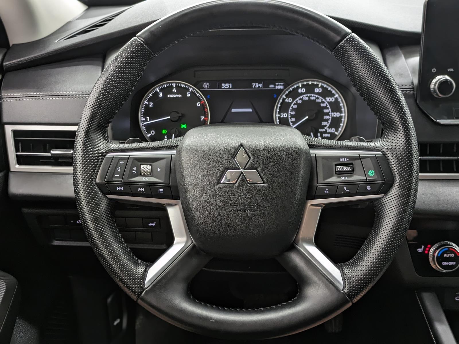 2022 Mitsubishi Outlander SE photo 25
