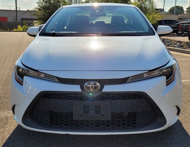 2022 Toyota Corolla LE photo 3