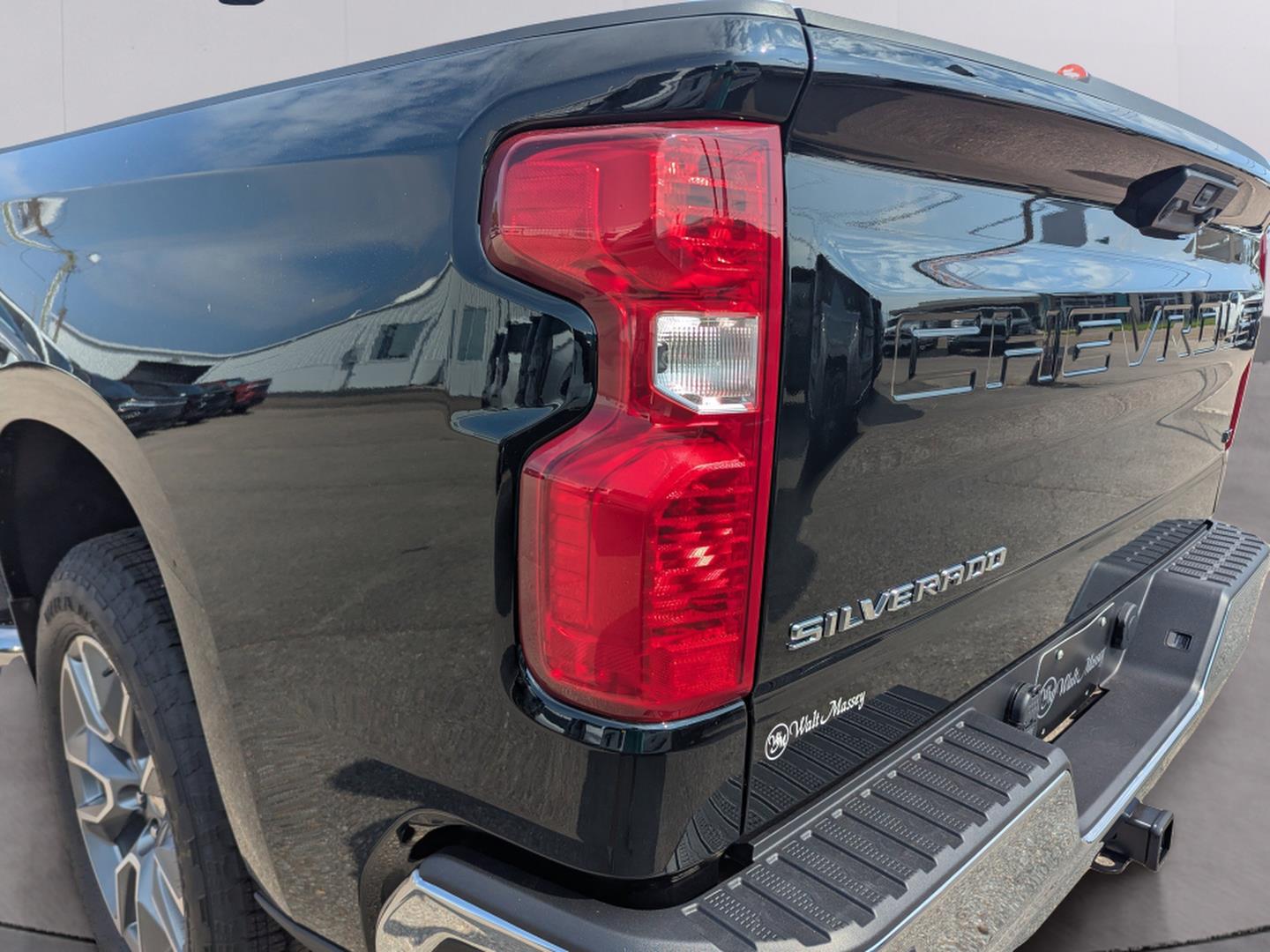 2026 Chevrolet Silverado 1500 LT photo 4