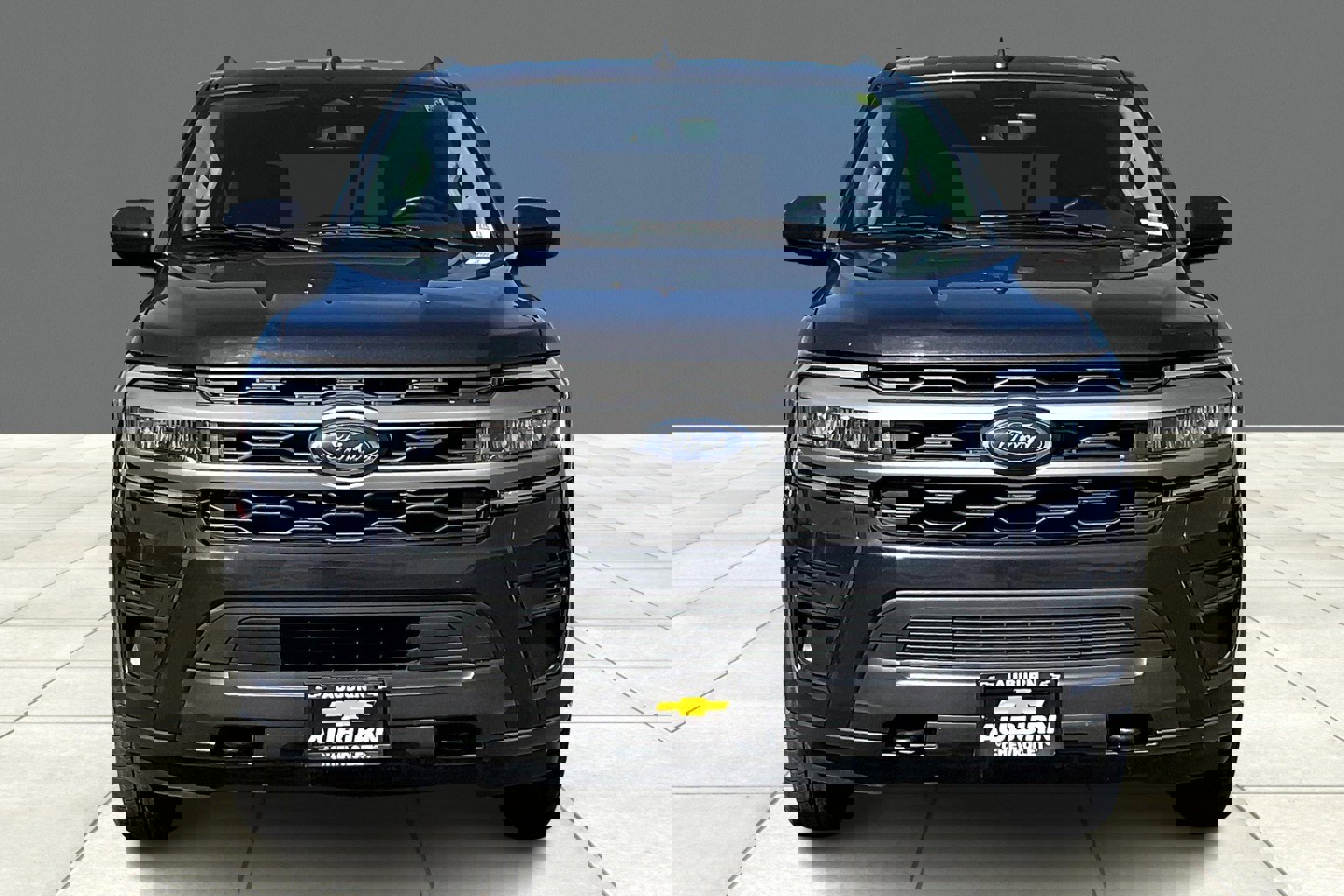 2022 Ford Expedition XLT photo 2