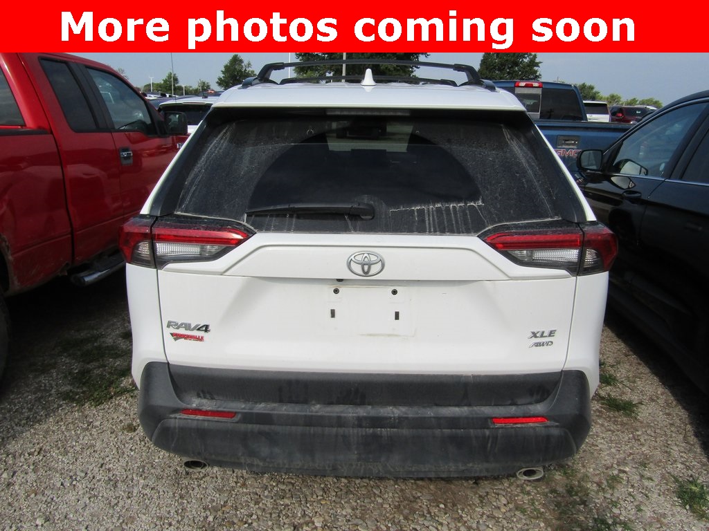 2022 Toyota RAV4 XLE photo 4