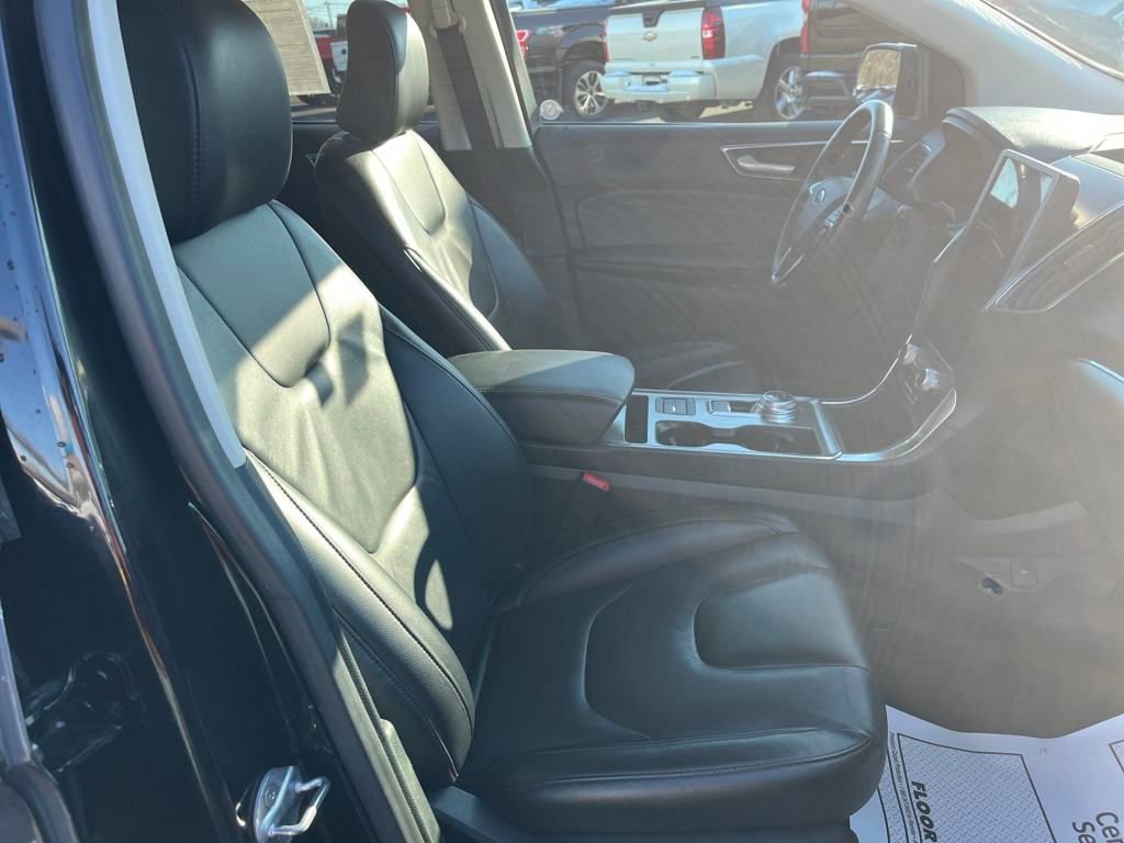 2022 Ford Edge Titanium photo 25