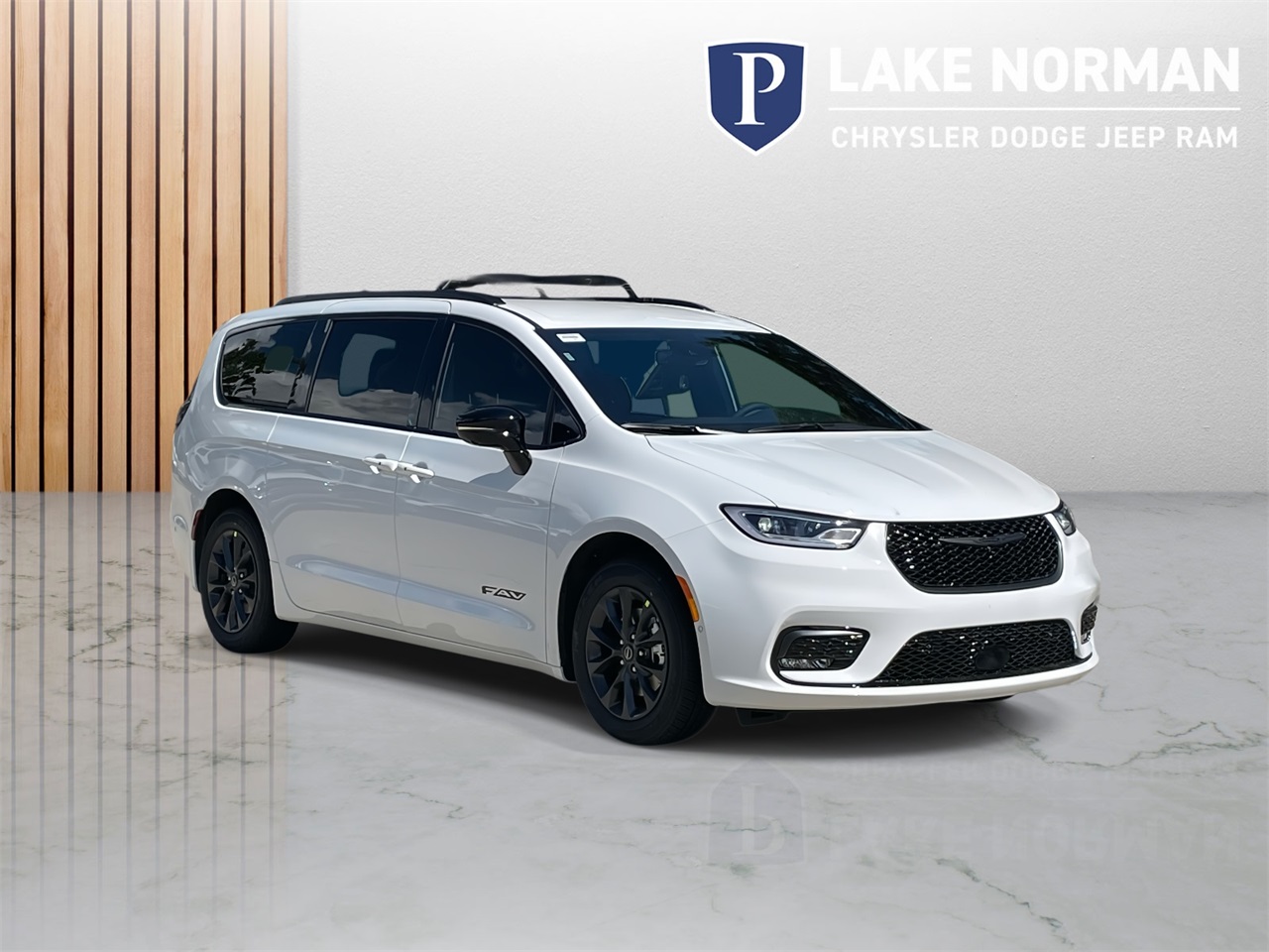 2025 Chrysler Pacifica photo 2