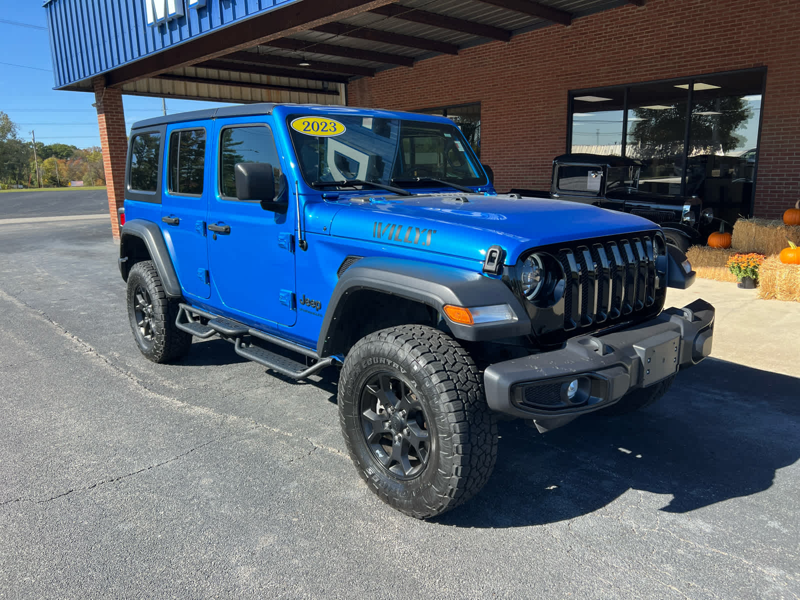 2023 Jeep Wrangler Willys photo 2