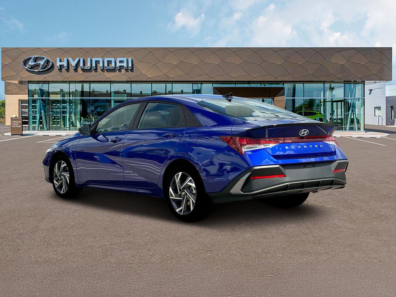 2025 Hyundai Elantra SEL Sport photo 5