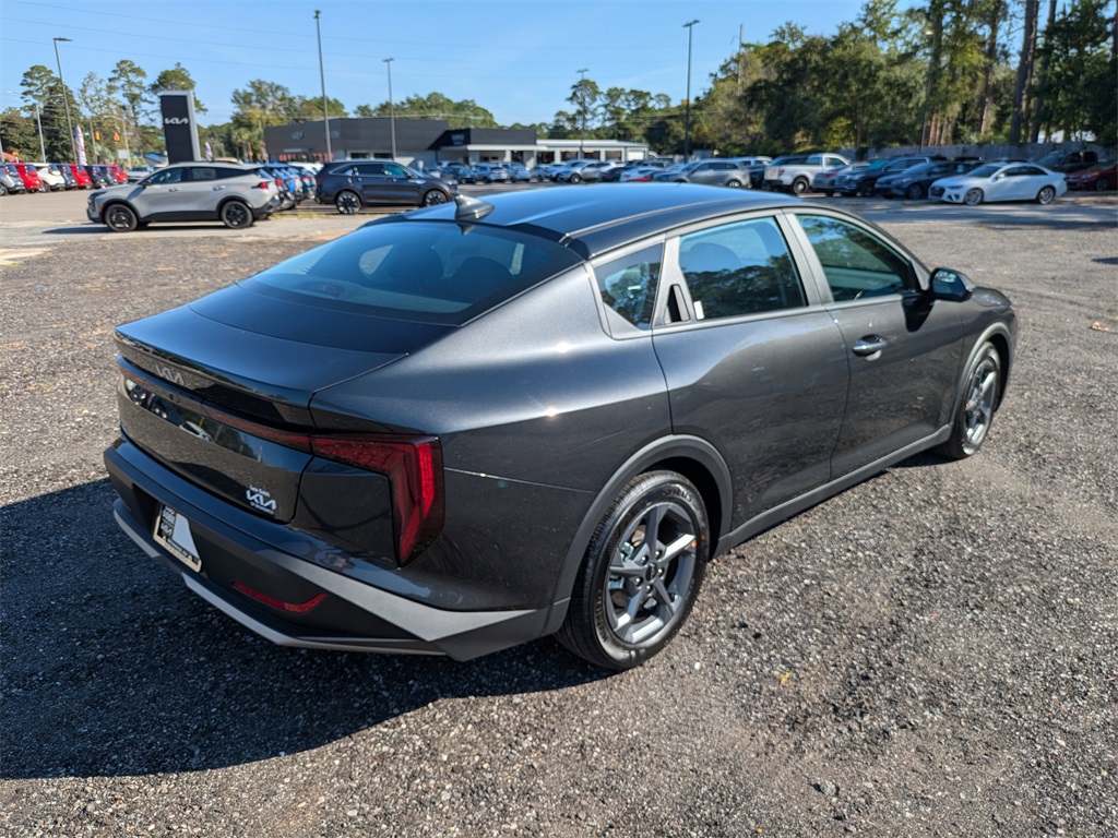 2025 Kia K4 LXS photo 3
