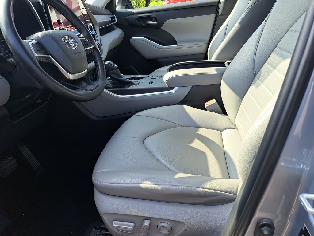 2023 Toyota Highlander Hybrid XLE photo 25
