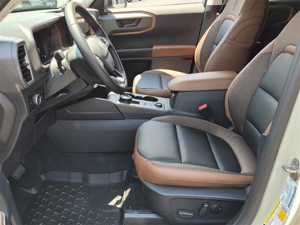 2025 Ford Bronco Sport Outer Banks photo 5