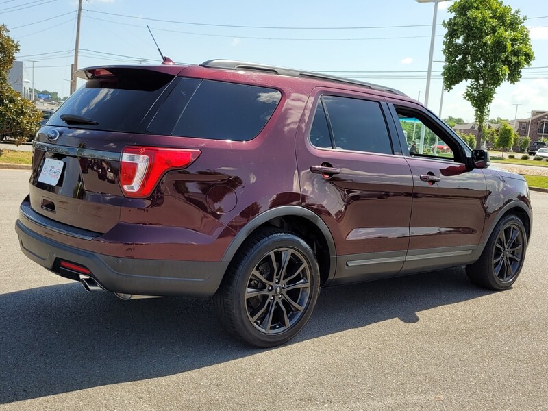 2018 Ford Explorer XLT photo 3