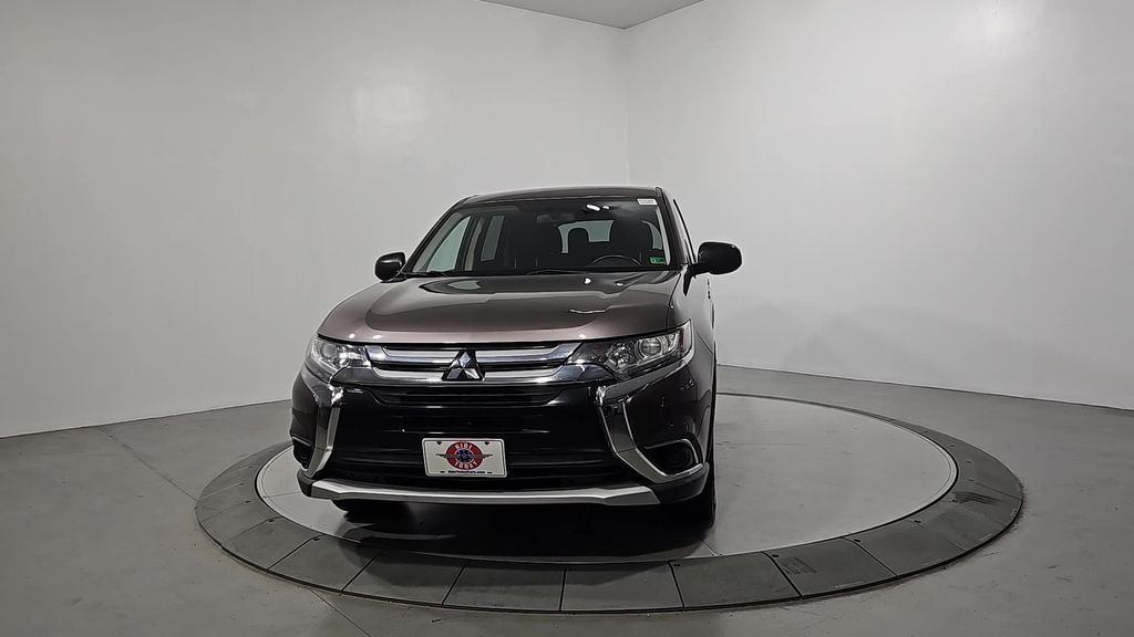 2017 Mitsubishi Outlander ES photo 7