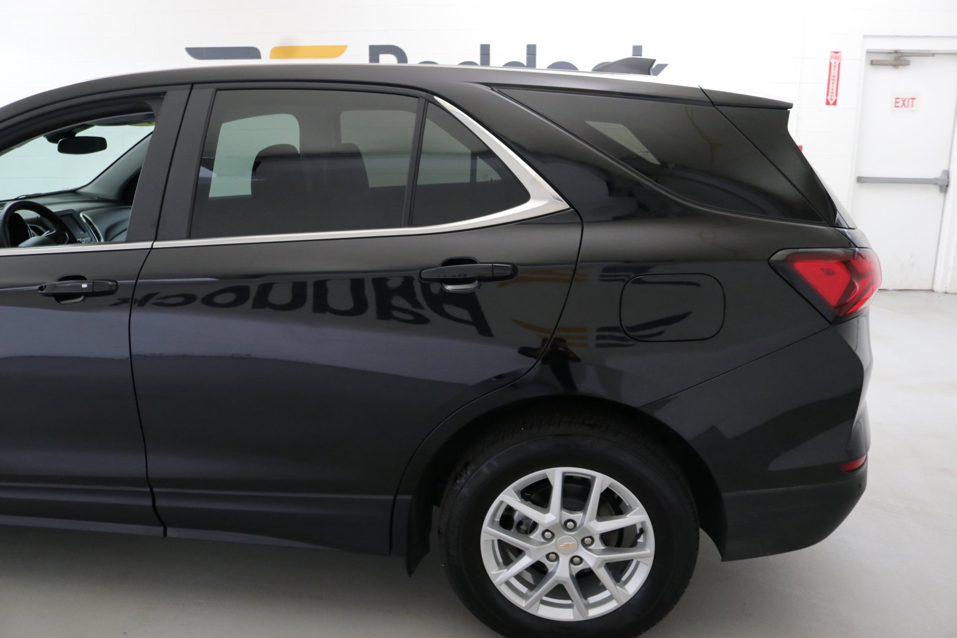 2023 Chevrolet Equinox LT photo 3