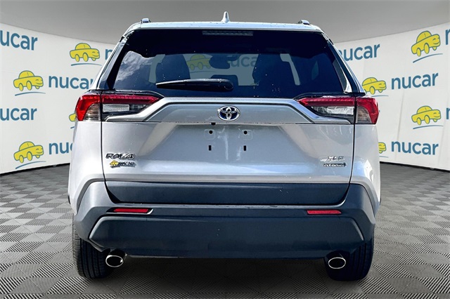 2022 Toyota RAV4 Hybrid XLE photo 4
